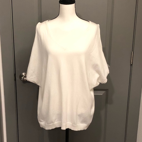 Joseph Allen Sweaters - Joseph A Creamy White Sweater Top